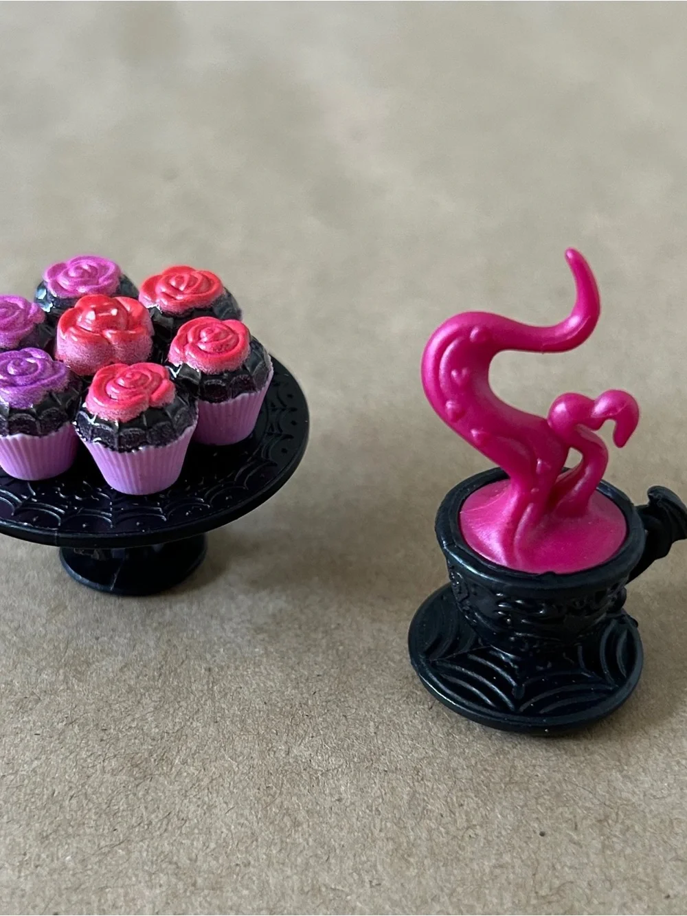 Monster High Skulltimate Secrets Garden Mysteries Draculaura Doll Set Accessorie
